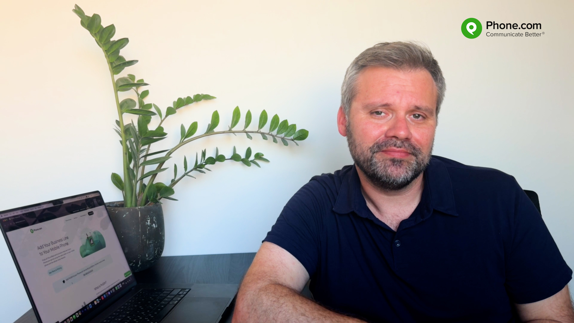 User-generated content video showing a mobile service that allows users to manage two phone numbers on one device