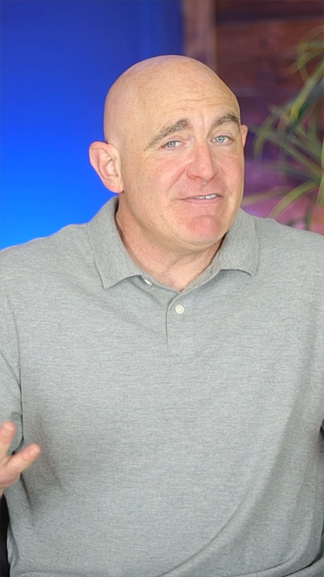 User-generated content video showing how one mobile device can manage separate business and personal phone numbers