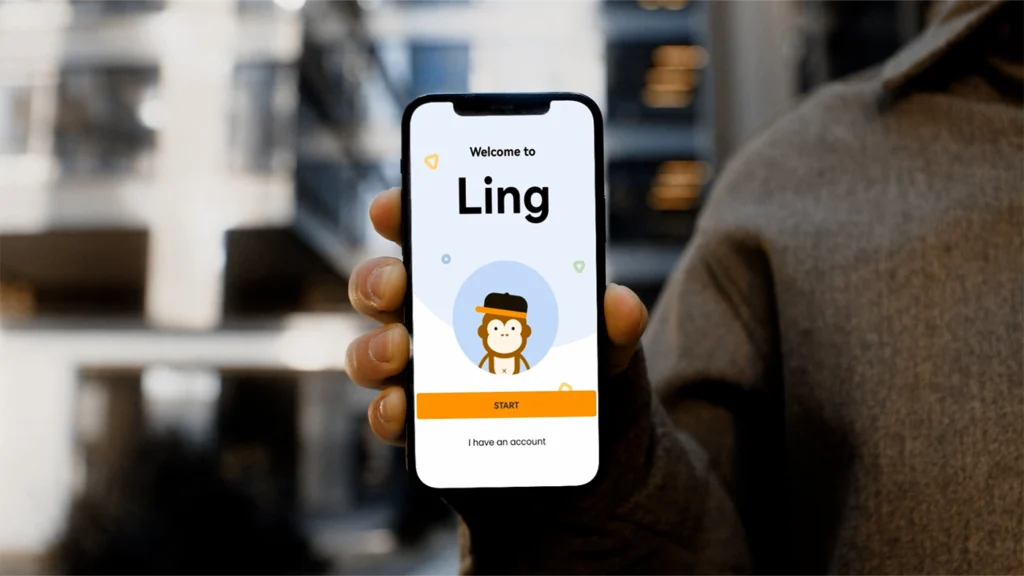 Motion design explainer video demonstrating how users learn the Thai language through a language learning app
